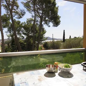 Apartment Grand T2 Vue Calme Climatise 500 M Village Et Parking Gratuit, Sanary-sur-Mer